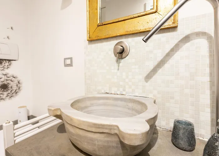 Labanca's Luxury Pantheon 2 *